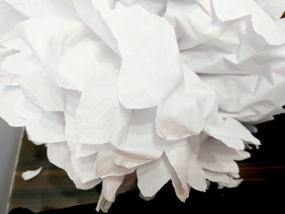 How to make pom pom flowers out of wafer paper - Akiko WhiteAkiko White